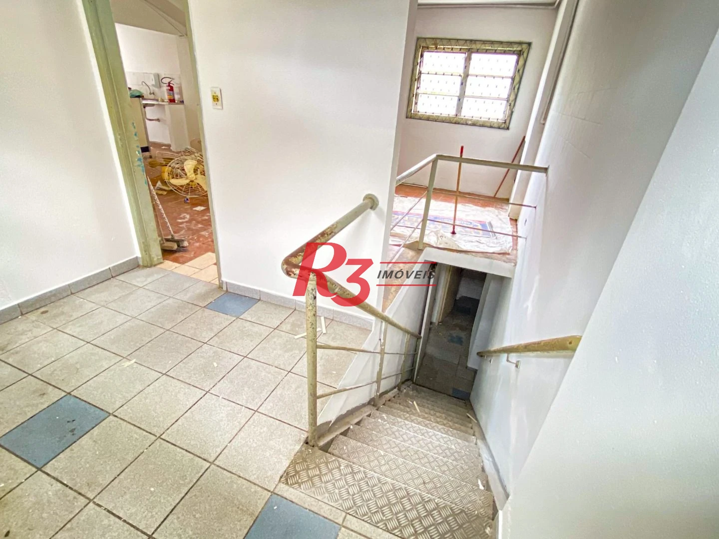Alugar loja 250m² com Mezanino 3 Vagas  Bairro Aparecida.