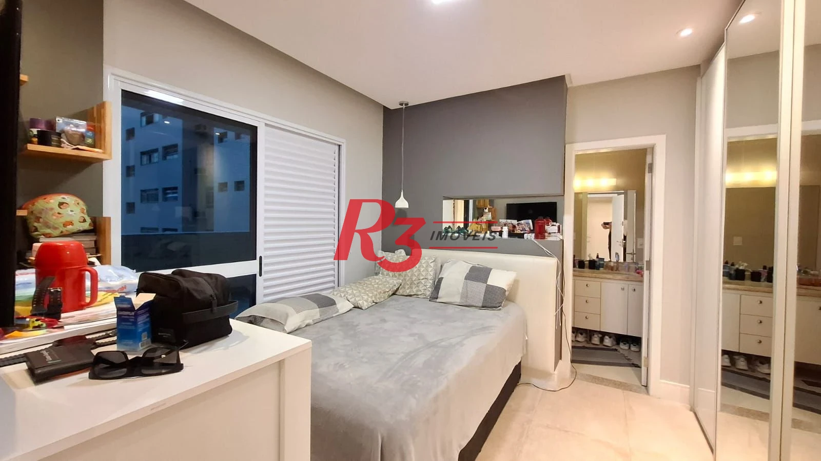 Apartamento Garden à venda, com 2 suítes e 3 vagas, Gonzaga, Santos SP