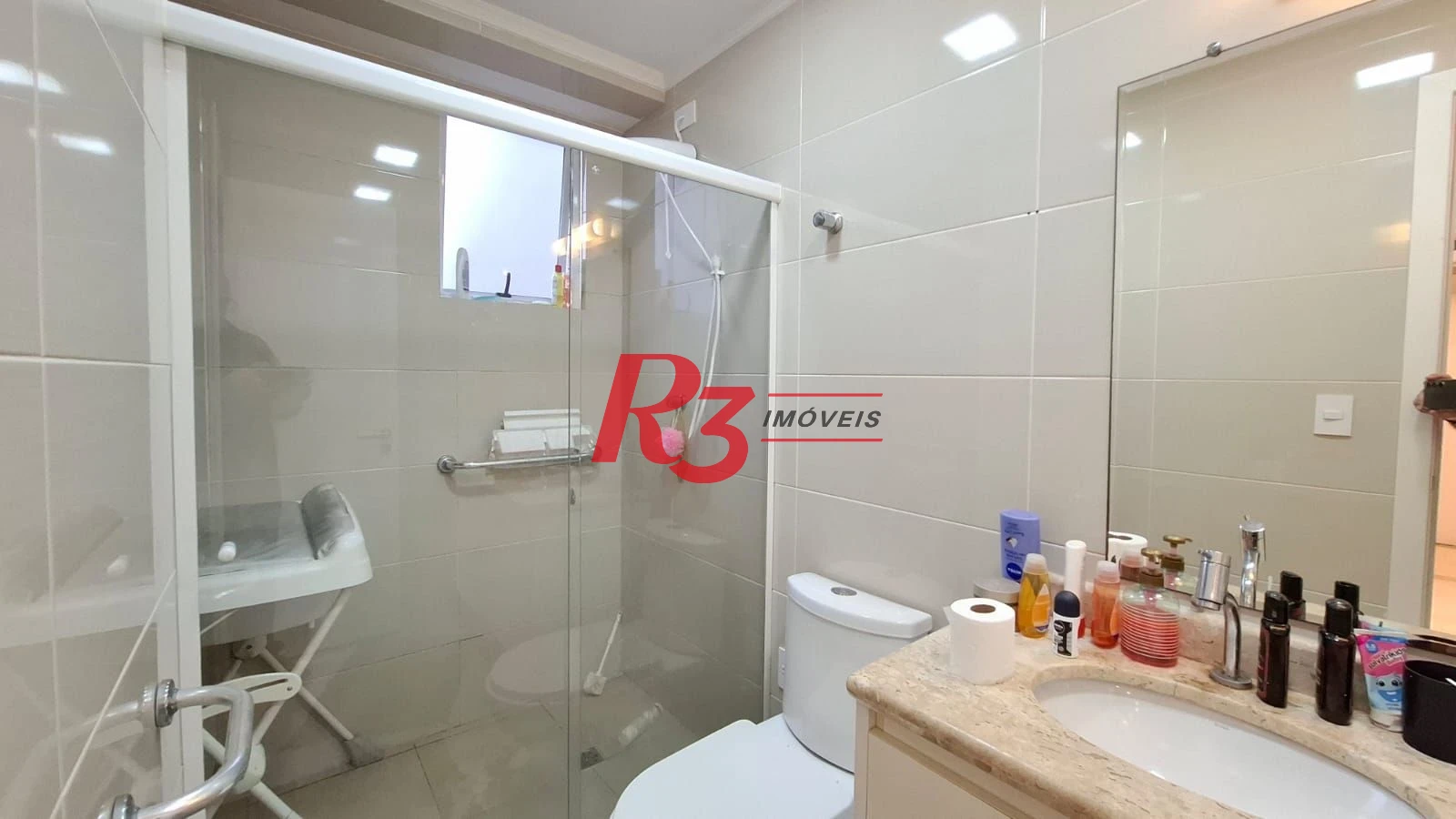 Apartamento Garden à venda, com 2 suítes e 3 vagas, Gonzaga, Santos SP