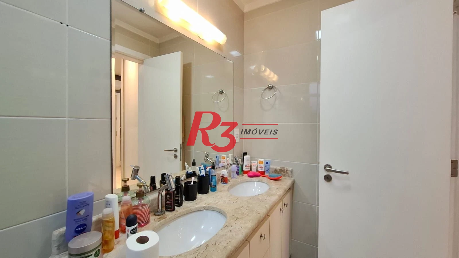 Apartamento Garden à venda, com 2 suítes e 3 vagas, Gonzaga, Santos SP
