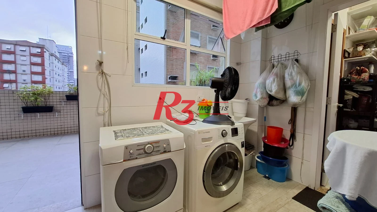 Apartamento Garden à venda, com 2 suítes e 3 vagas, Gonzaga, Santos SP