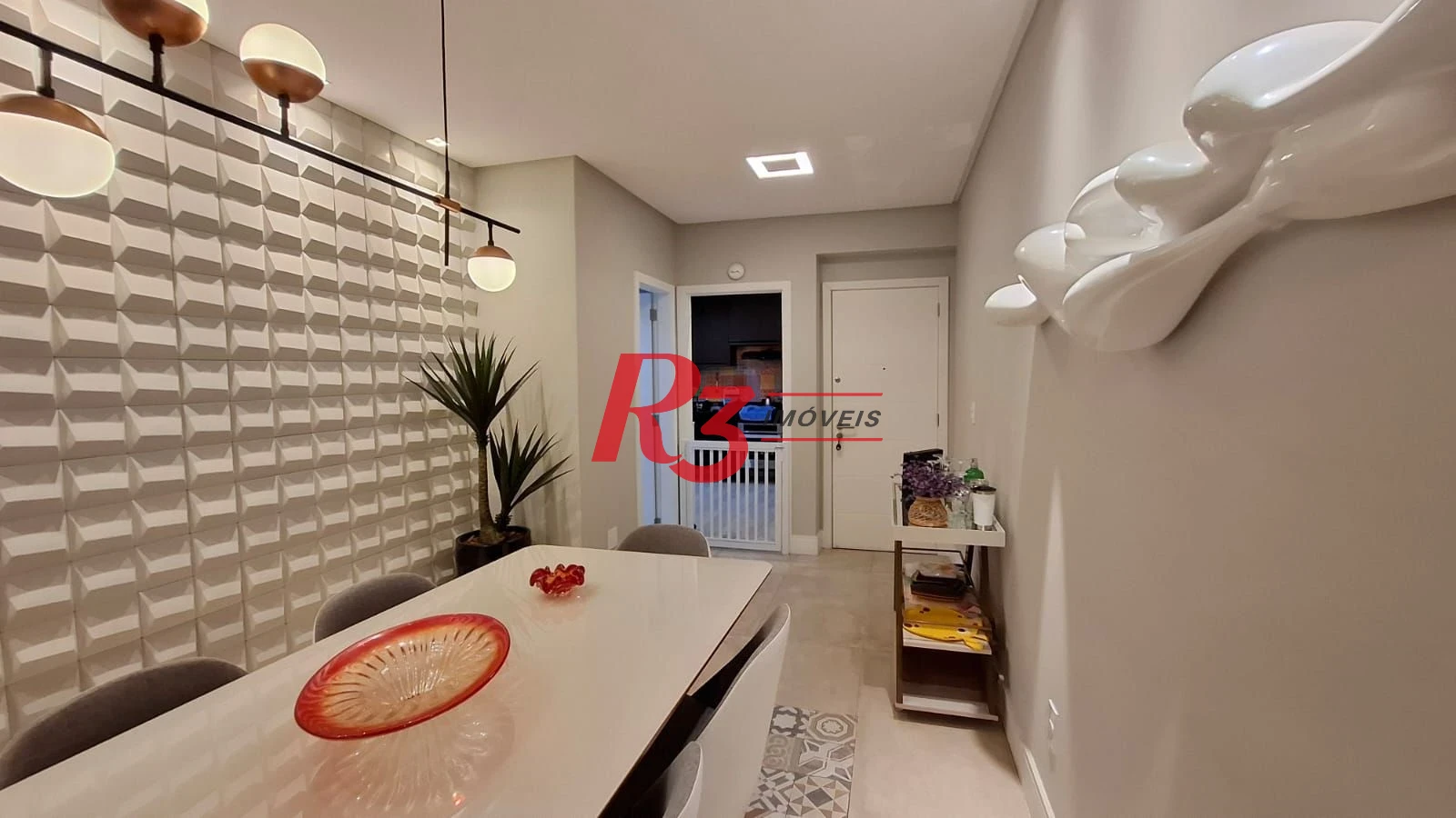 Apartamento Garden à venda, com 2 suítes e 3 vagas, Gonzaga, Santos SP