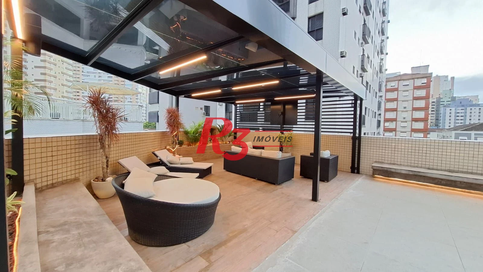 Apartamento Garden à venda, com 2 suítes e 3 vagas, Gonzaga, Santos SP