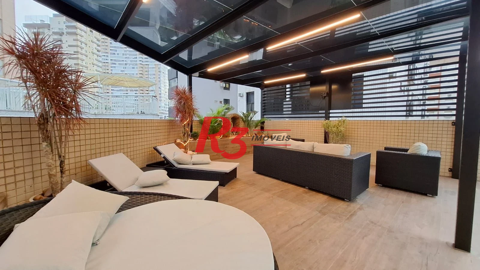 Apartamento Garden à venda, com 2 suítes e 3 vagas, Gonzaga, Santos SP