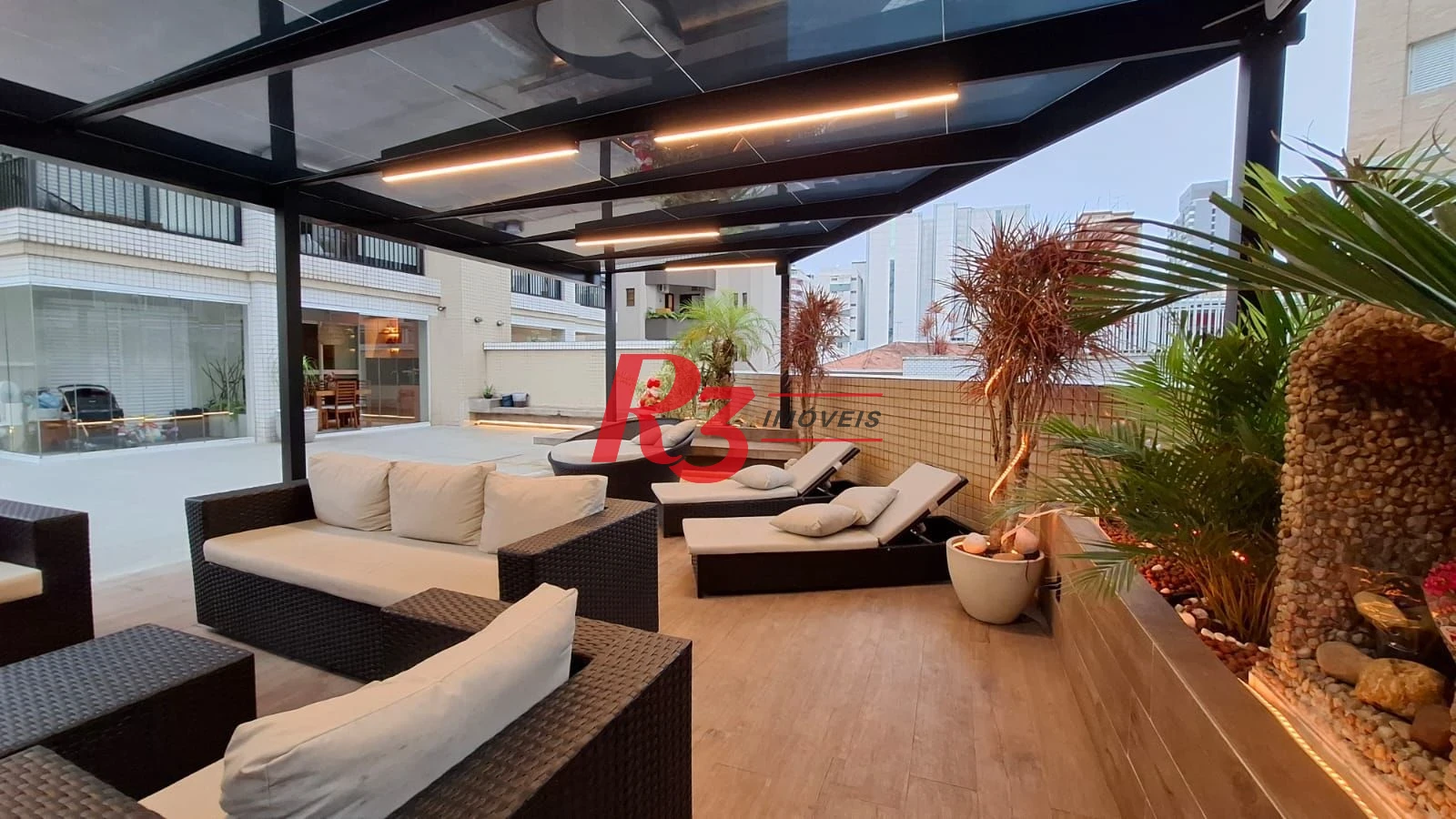 Apartamento Garden à venda, com 2 suítes e 3 vagas, Gonzaga, Santos SP