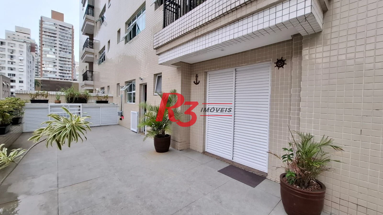Apartamento Garden à venda, com 2 suítes e 3 vagas, Gonzaga, Santos SP