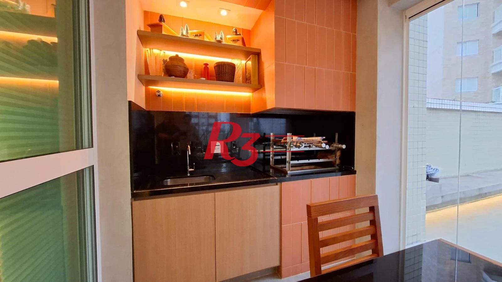 Apartamento Garden à venda, com 2 suítes e 3 vagas, Gonzaga, Santos SP