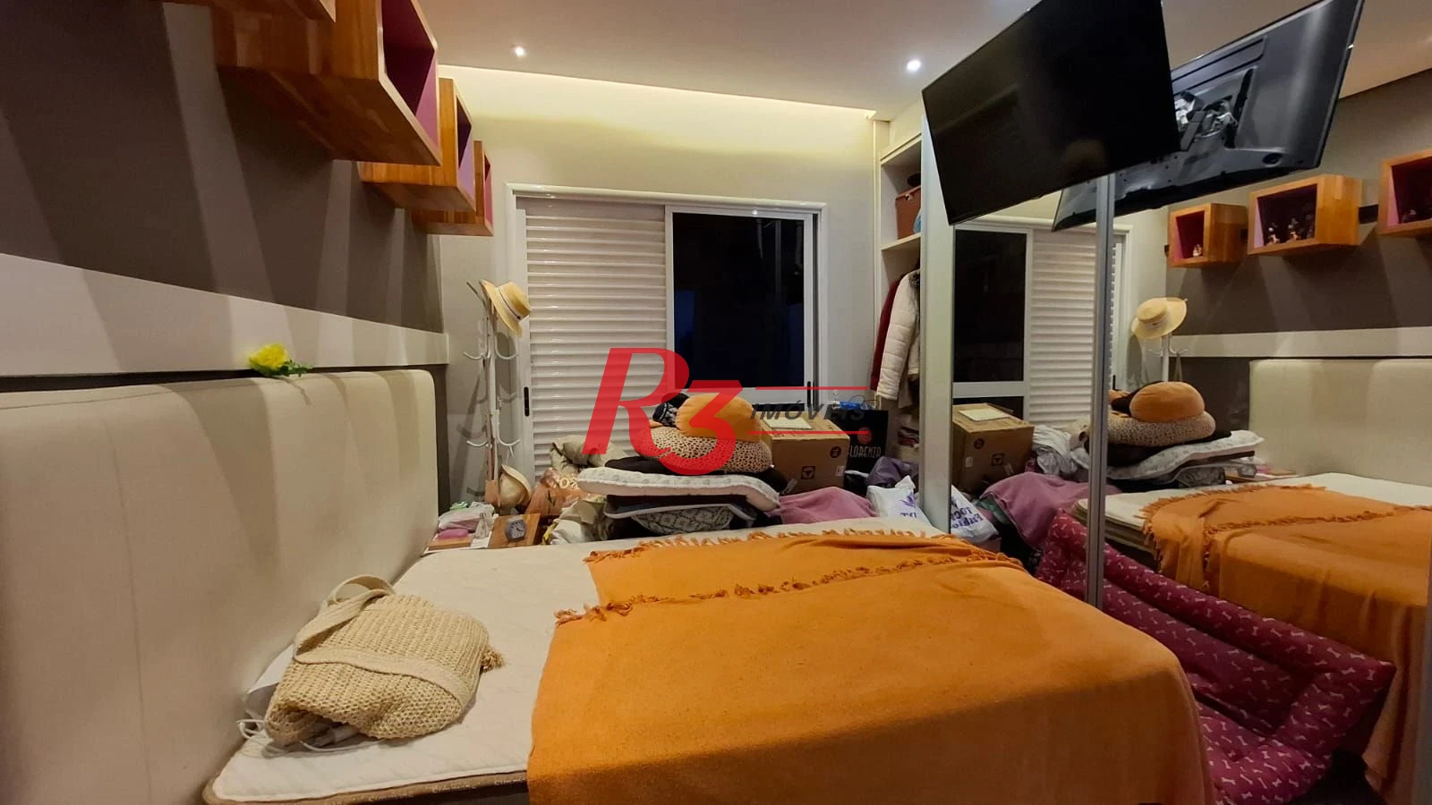 Apartamento Garden à venda, com 2 suítes e 3 vagas, Gonzaga, Santos SP