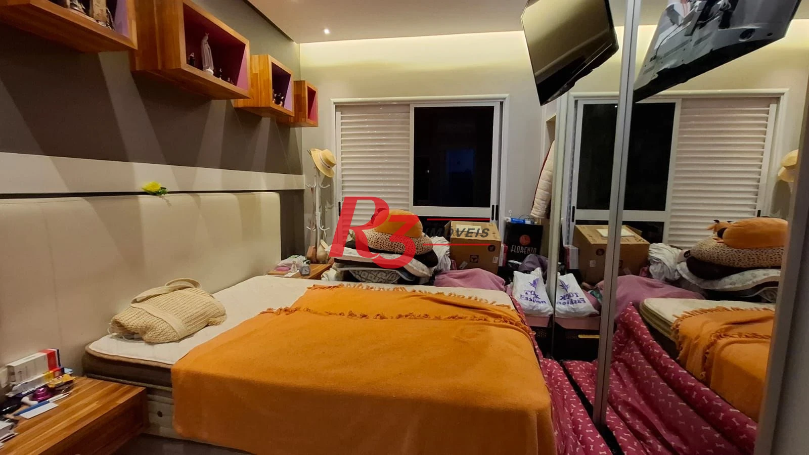 Apartamento Garden à venda, com 2 suítes e 3 vagas, Gonzaga, Santos SP