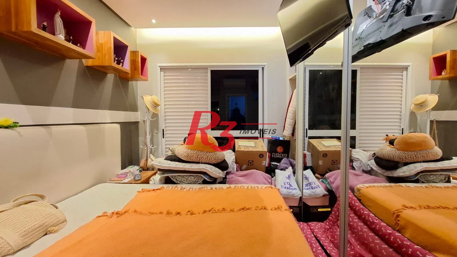 Apartamento Garden à venda, com 2 suítes e 3 vagas, Gonzaga, Santos SP