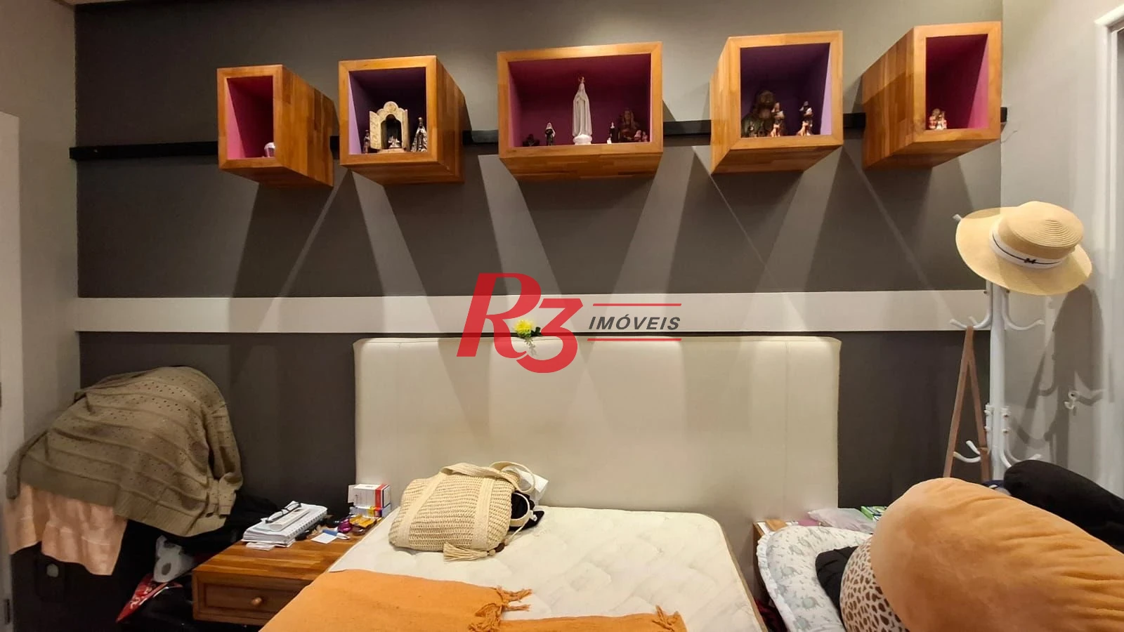 Apartamento Garden à venda, com 2 suítes e 3 vagas, Gonzaga, Santos SP