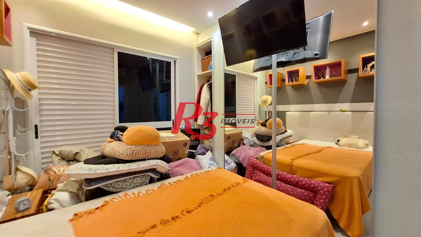 Apartamento Garden à venda, com 2 suítes e 3 vagas, Gonzaga, Santos SP