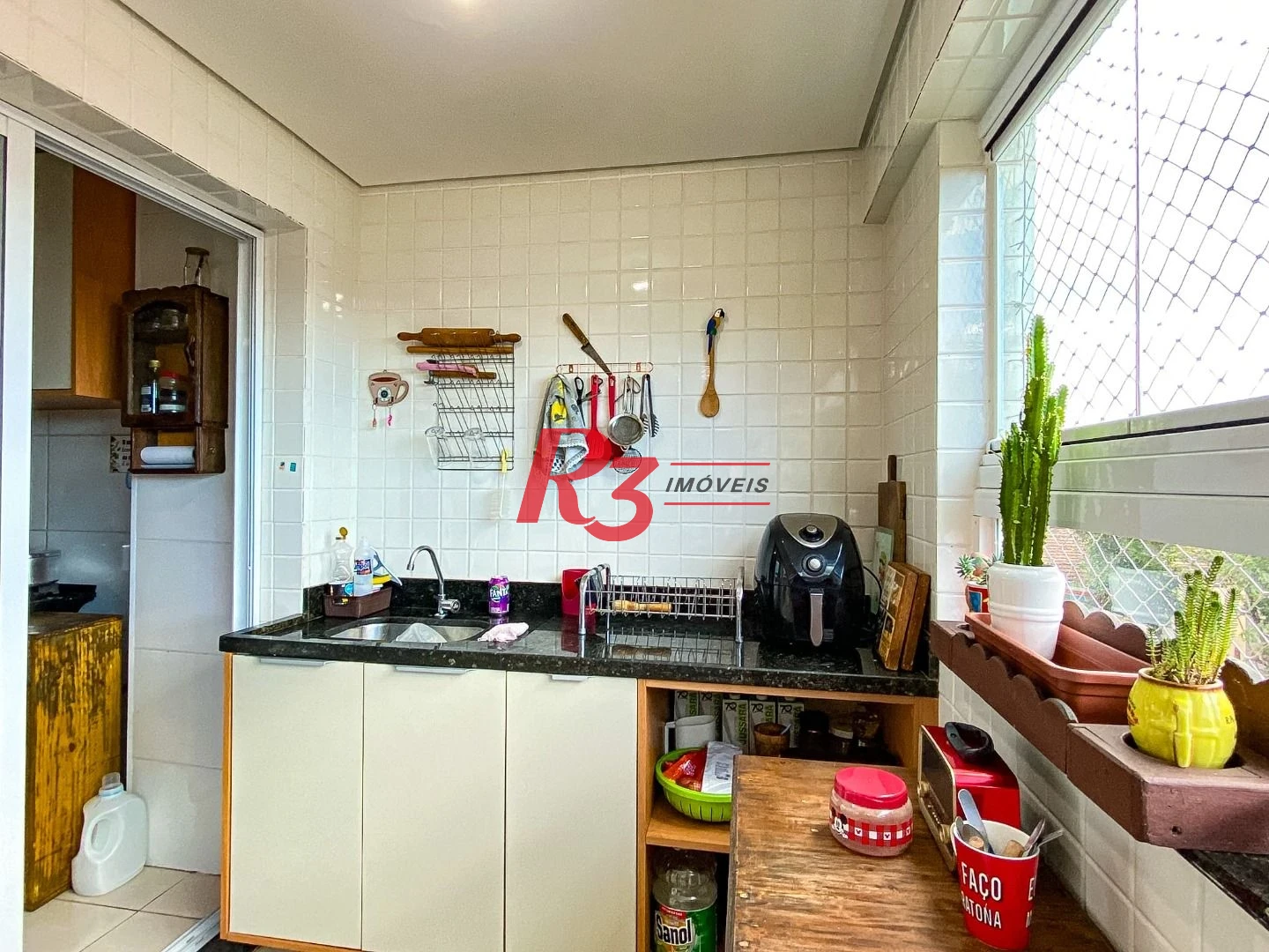 Apartamento com 2 dormitórios à venda, 72 m² por R$ 590.000,00 - Macuco - Santos/SP
