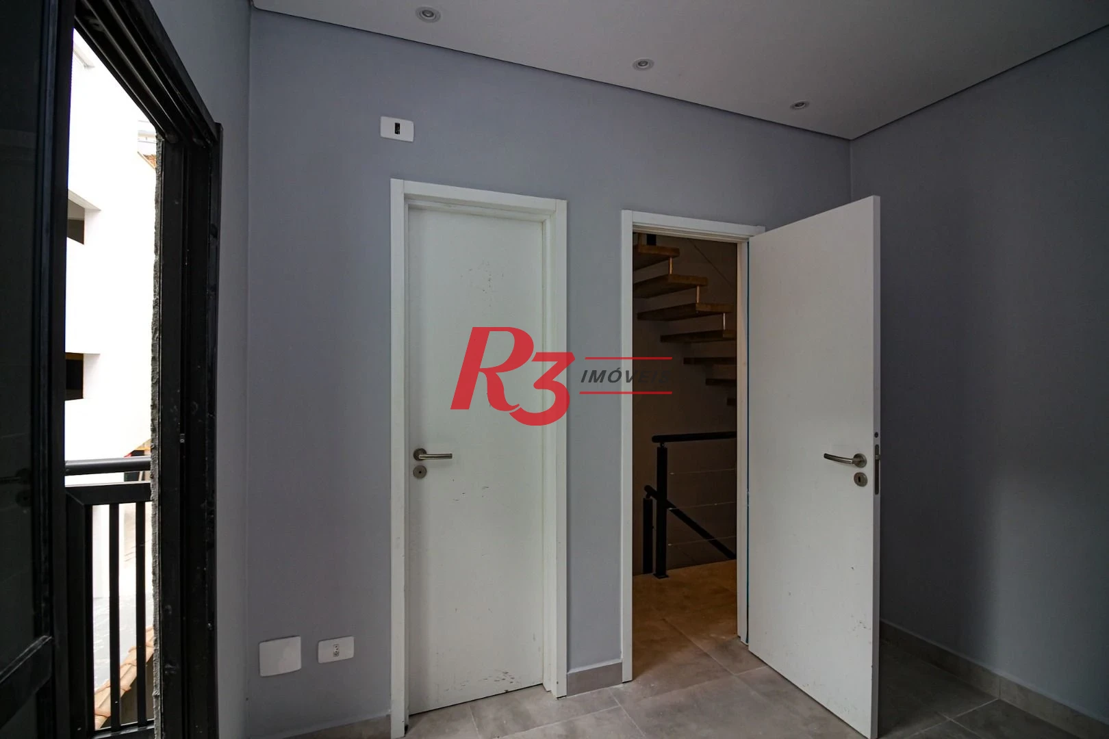 Sobrado com 2 dormitórios, 98 m² - venda por R$ 650.000,00 ou aluguel por R$ 5.000,00/mês - Marapé - Santos/SP