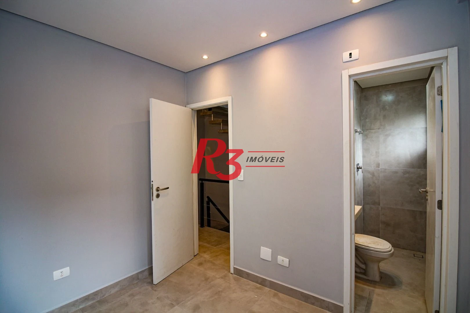 Sobrado com 2 dormitórios, 98 m² - venda por R$ 650.000,00 ou aluguel por R$ 5.000,00/mês - Marapé - Santos/SP