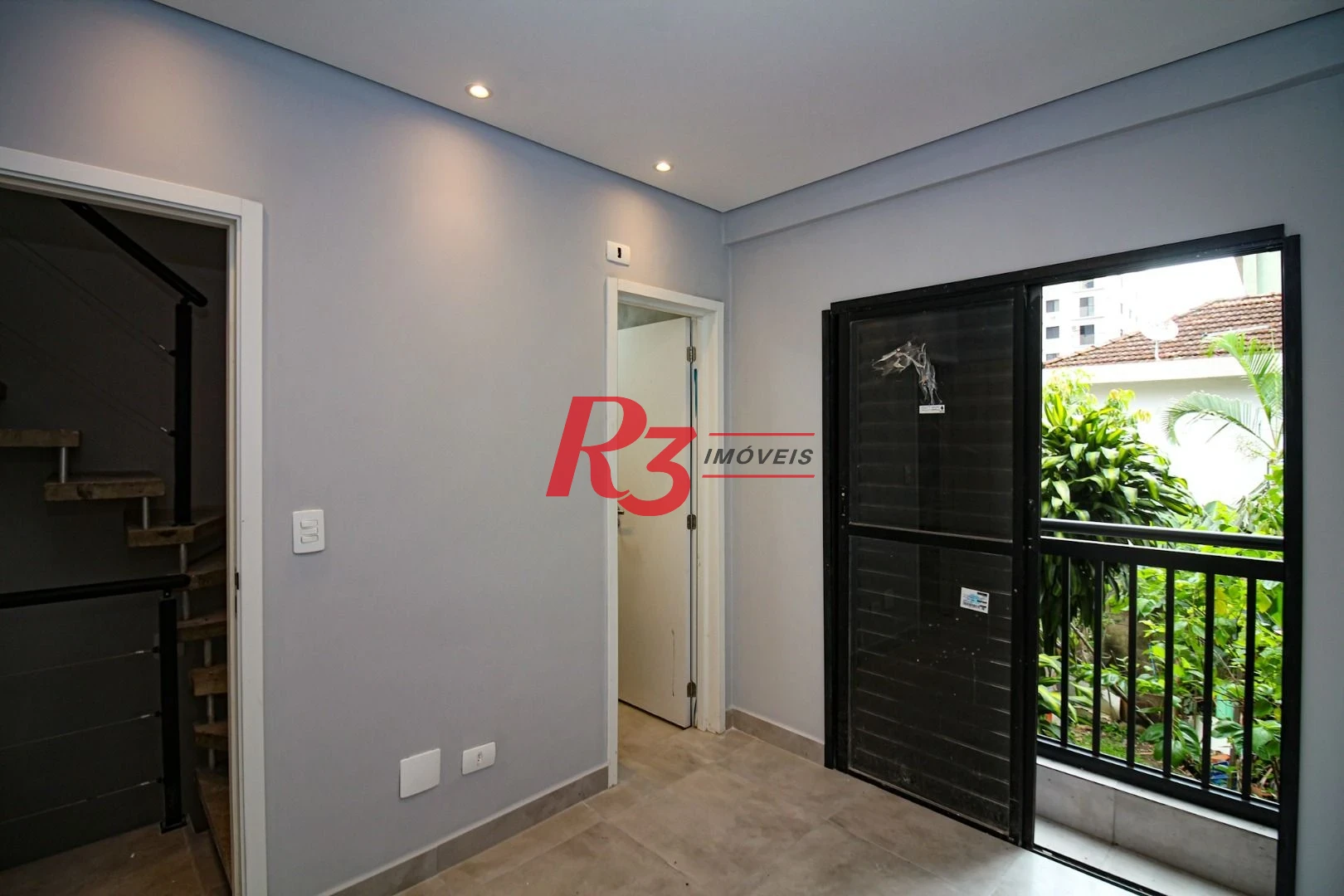 Sobrado com 2 dormitórios, 98 m² - venda por R$ 650.000,00 ou aluguel por R$ 5.000,00/mês - Marapé - Santos/SP