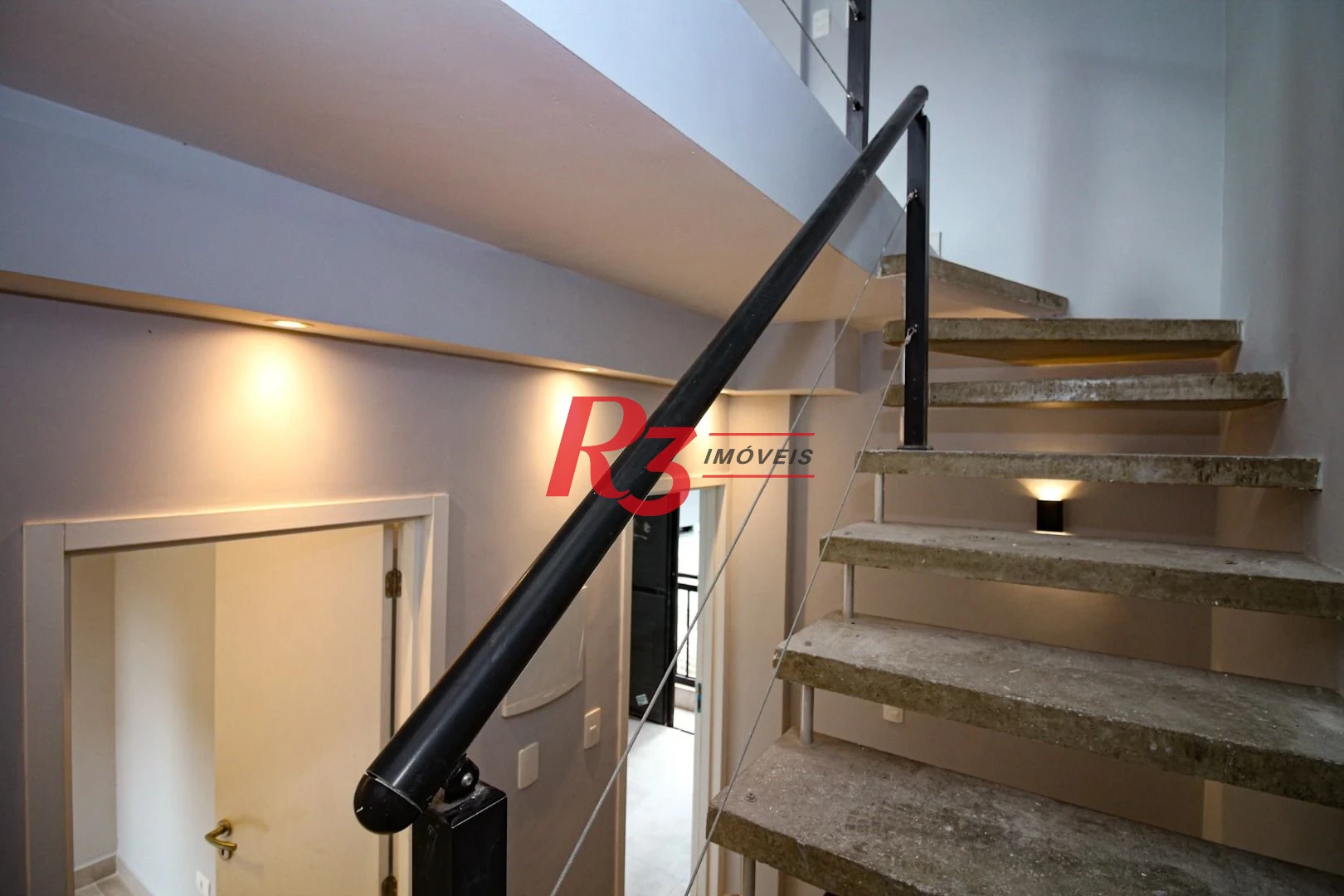 Sobrado com 2 dormitórios, 98 m² - venda por R$ 650.000,00 ou aluguel por R$ 5.000,00/mês - Marapé - Santos/SP