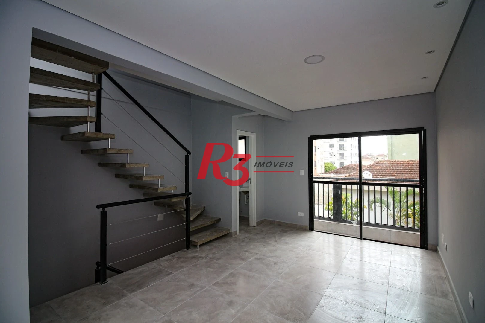 Sobrado com 2 dormitórios, 98 m² - venda por R$ 650.000,00 ou aluguel por R$ 5.000,00/mês - Marapé - Santos/SP