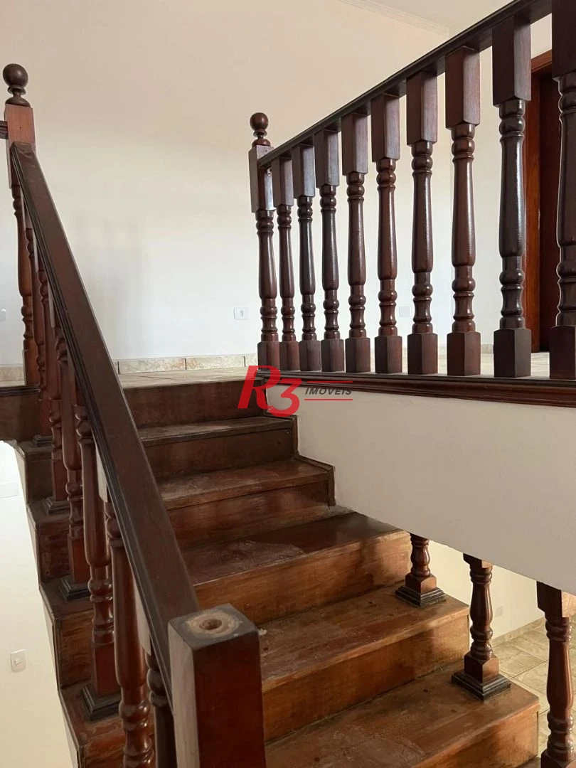 Sobrado com 3 quartos à venda, 260 m² por R$ 800.000 - Centro - São Vicente/SP