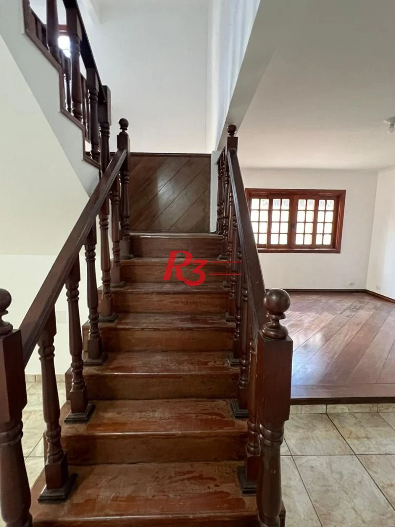 Sobrado com 3 quartos à venda, 260 m² por R$ 800.000 - Centro - São Vicente/SP