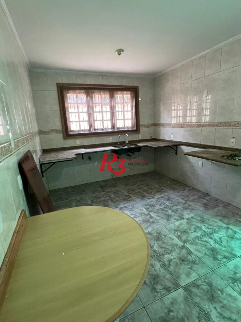 Sobrado com 3 quartos à venda, 260 m² por R$ 800.000 - Centro - São Vicente/SP