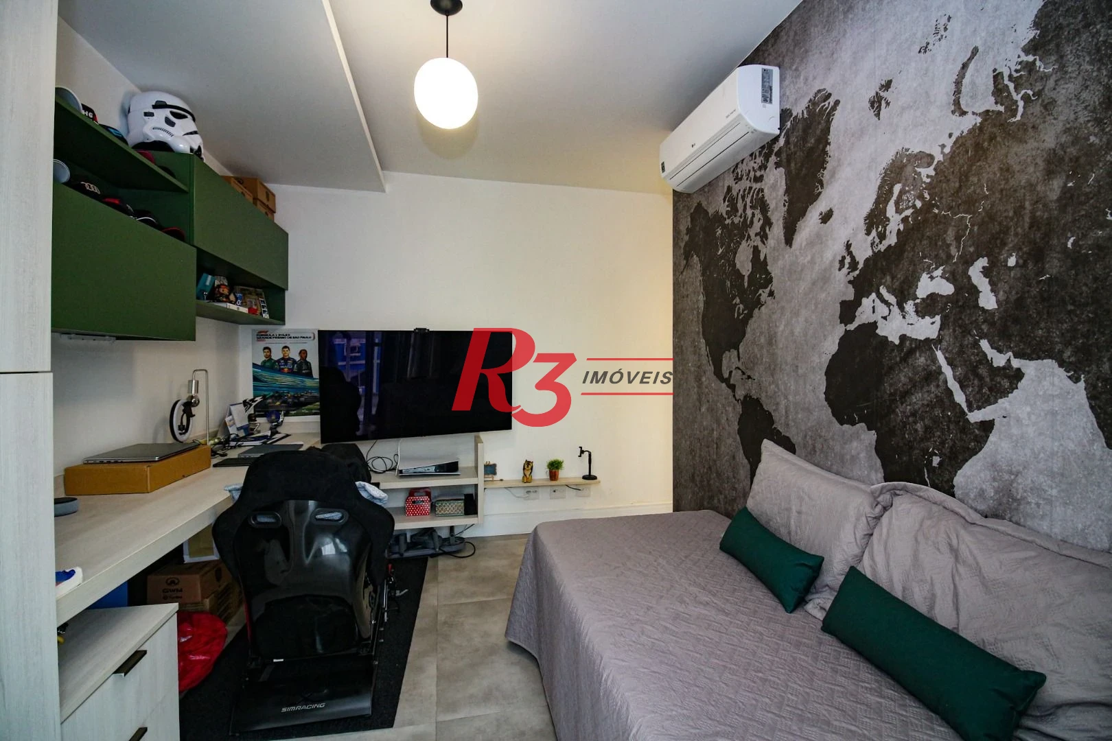 EXECLENTE APARTAMENTO NA APARECIDA, ÓTIMA LOCALIZAÇÃO, DIFERENCIADO COM DOUBLE SUÍTE NO QUARTO CASAL, VARANDA E PLANEJADOS