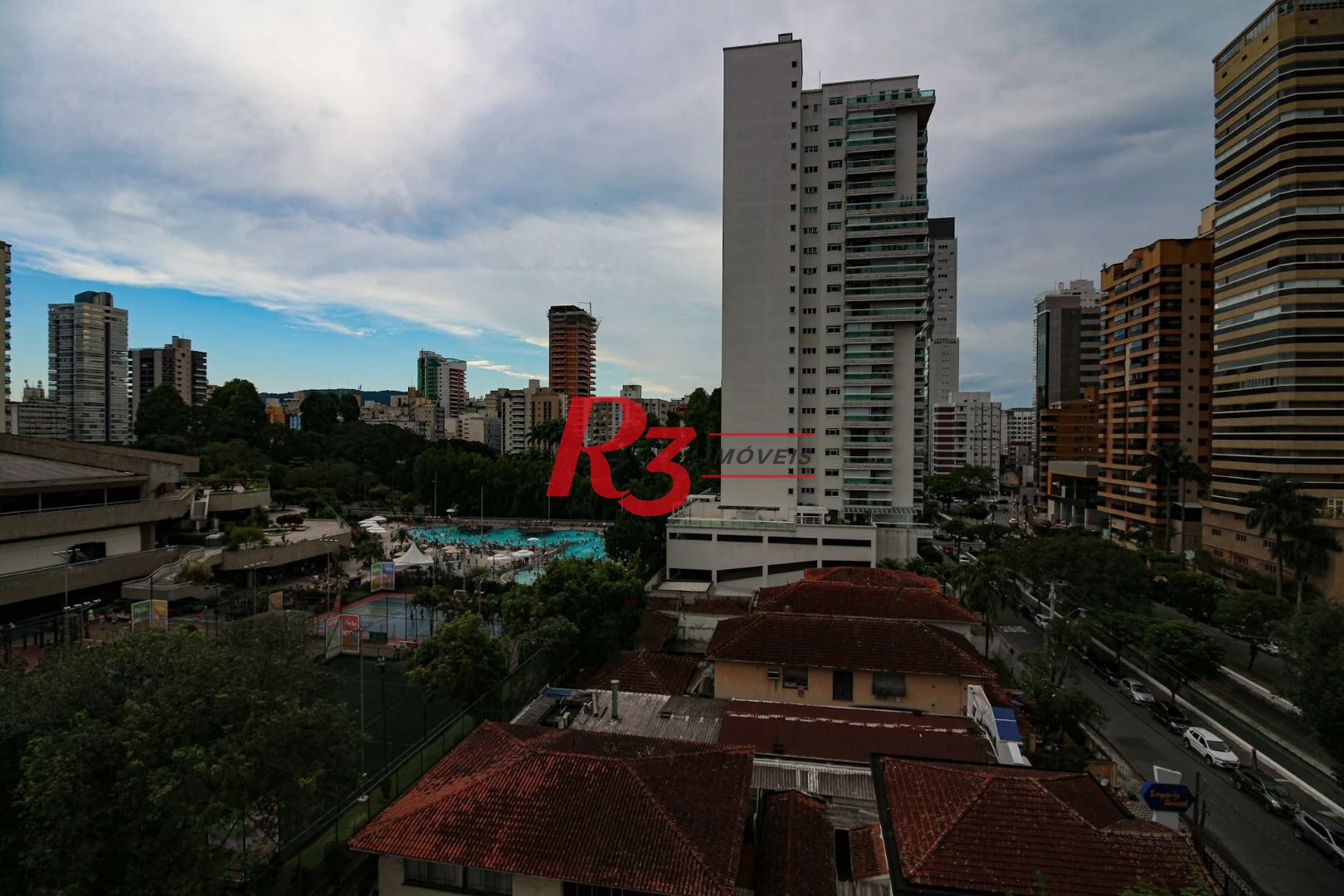 EXECLENTE APARTAMENTO NA APARECIDA, ÓTIMA LOCALIZAÇÃO, DIFERENCIADO COM DOUBLE SUÍTE NO QUARTO CASAL, VARANDA E PLANEJADOS