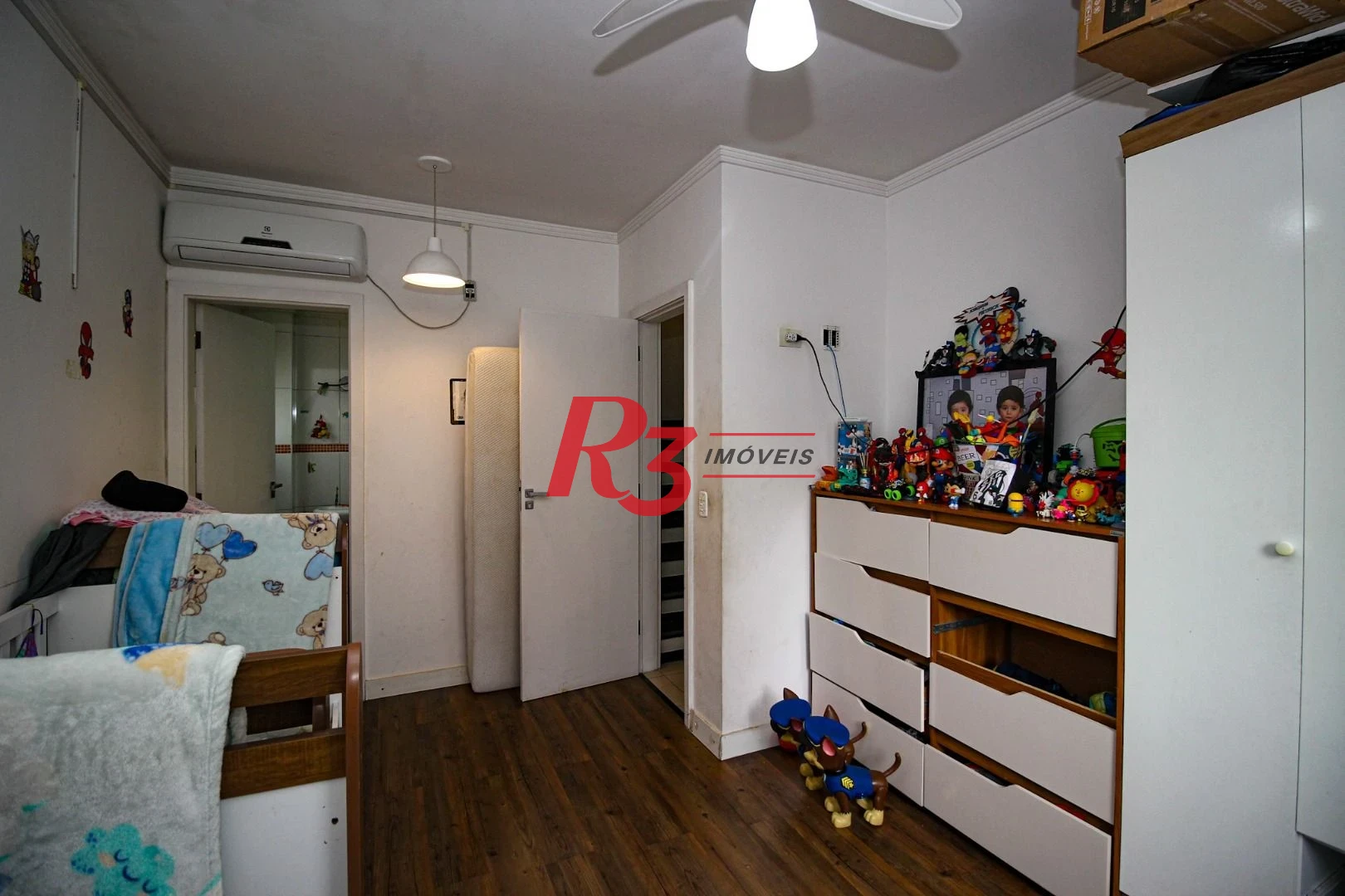 Casa com 3 dormitórios à venda, 155 m² por R$ 1.920.000,00 - Embaré - Santos/SP