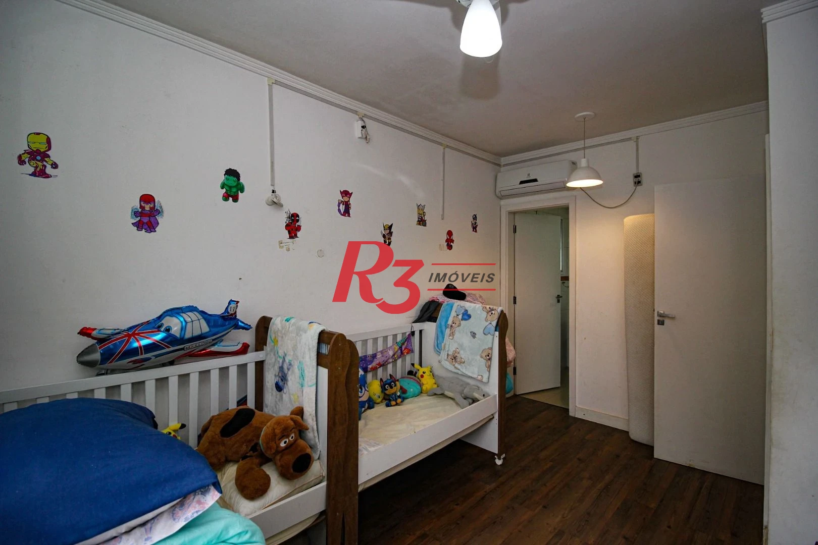 Casa com 3 dormitórios à venda, 155 m² por R$ 1.920.000,00 - Embaré - Santos/SP