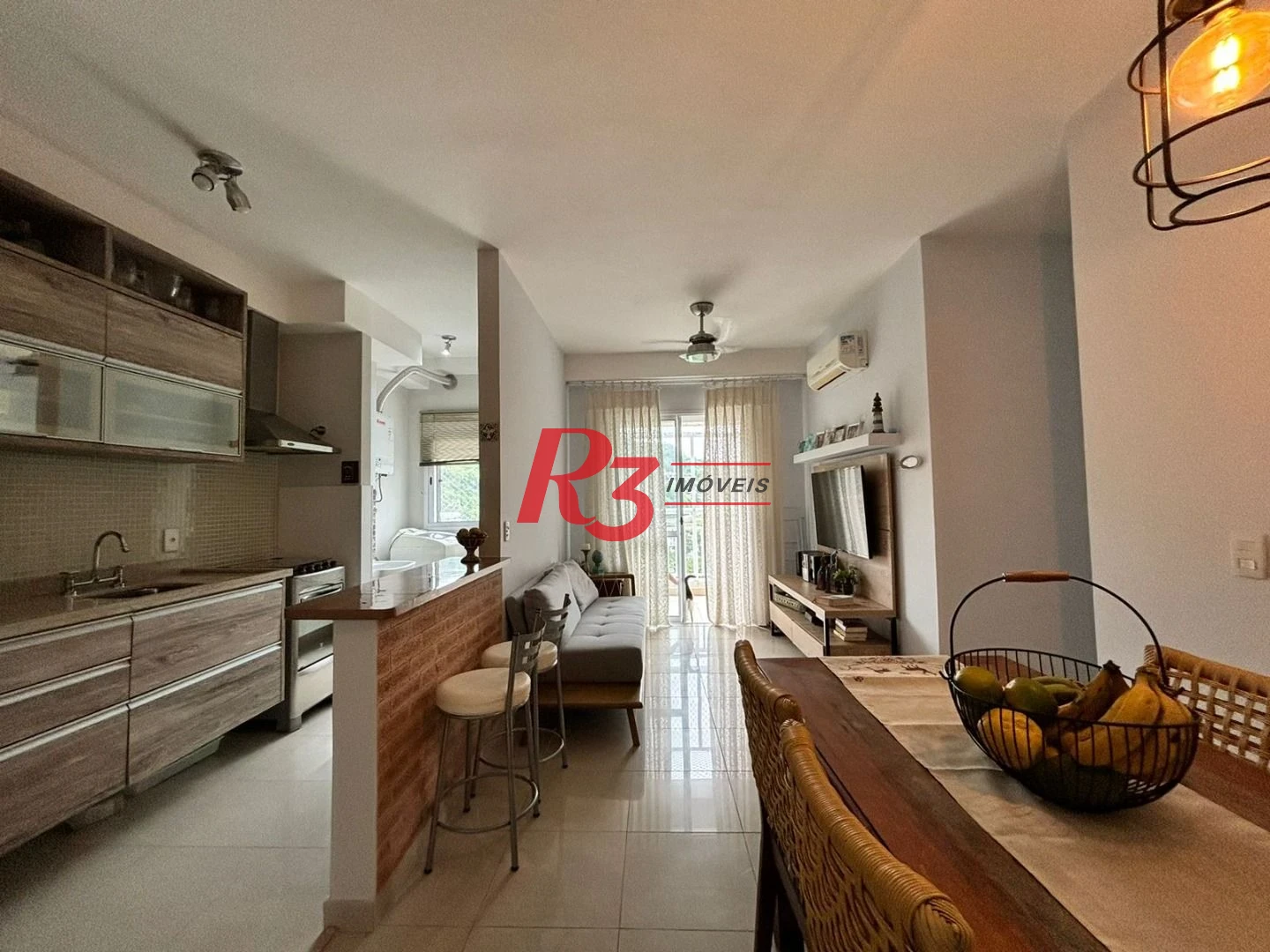 Apartamento com 2 dormitórios à venda, 64 m² por R$ 615.000,00 - Marapé - Santos/SP