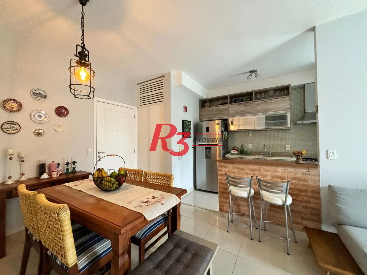 Apartamento com 2 dormitórios à venda, 64 m² por R$ 615.000,00 - Marapé - Santos/SP