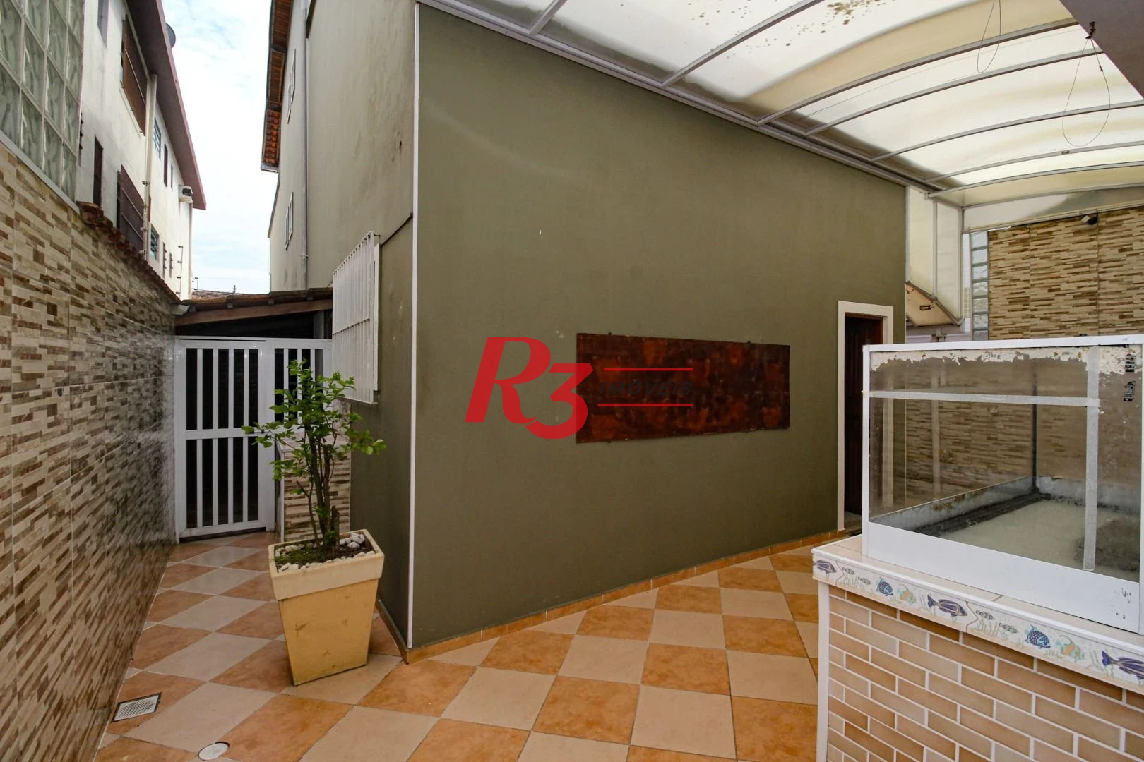 Sobrado com 3 dormitórios à venda, 136 m² por R$ 890.000,00 - Vila Valença - São Vicente/SP