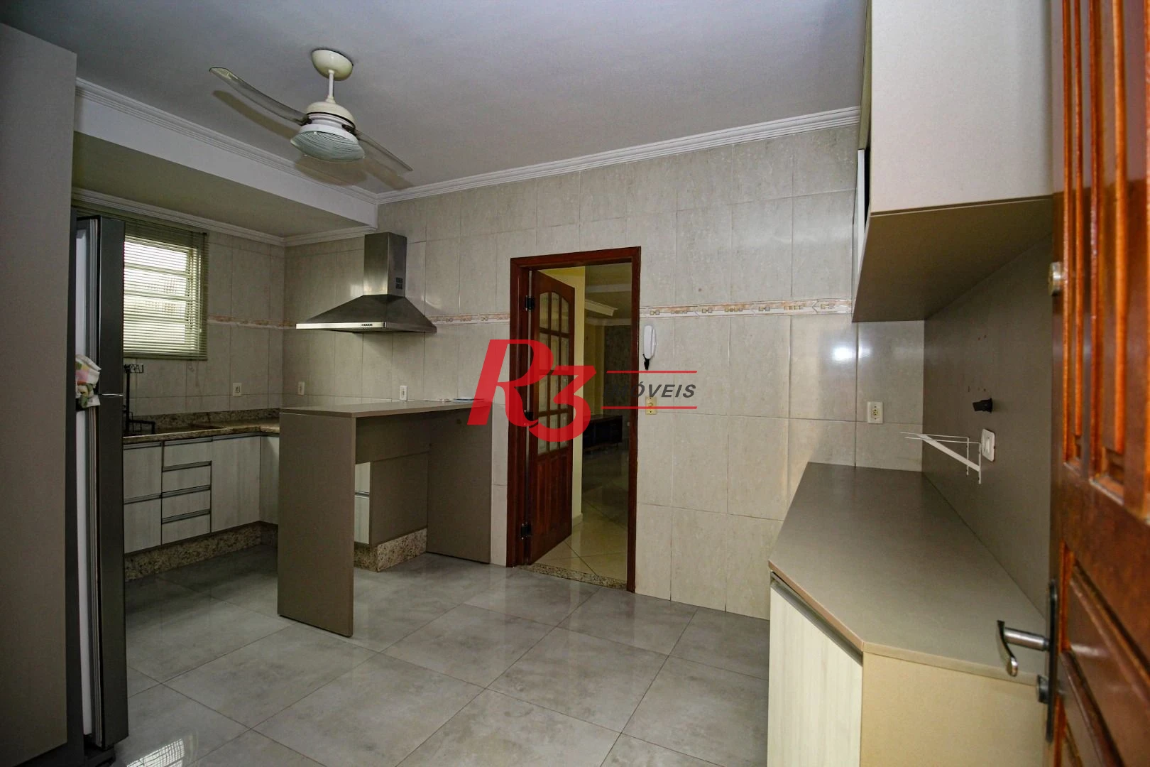 Sobrado com 3 dormitórios à venda, 136 m² por R$ 890.000,00 - Vila Valença - São Vicente/SP
