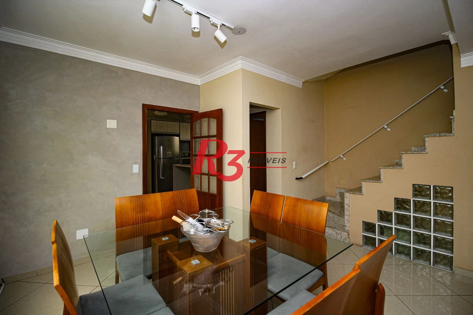 Sobrado com 3 dormitórios à venda, 136 m² por R$ 890.000,00 - Vila Valença - São Vicente/SP