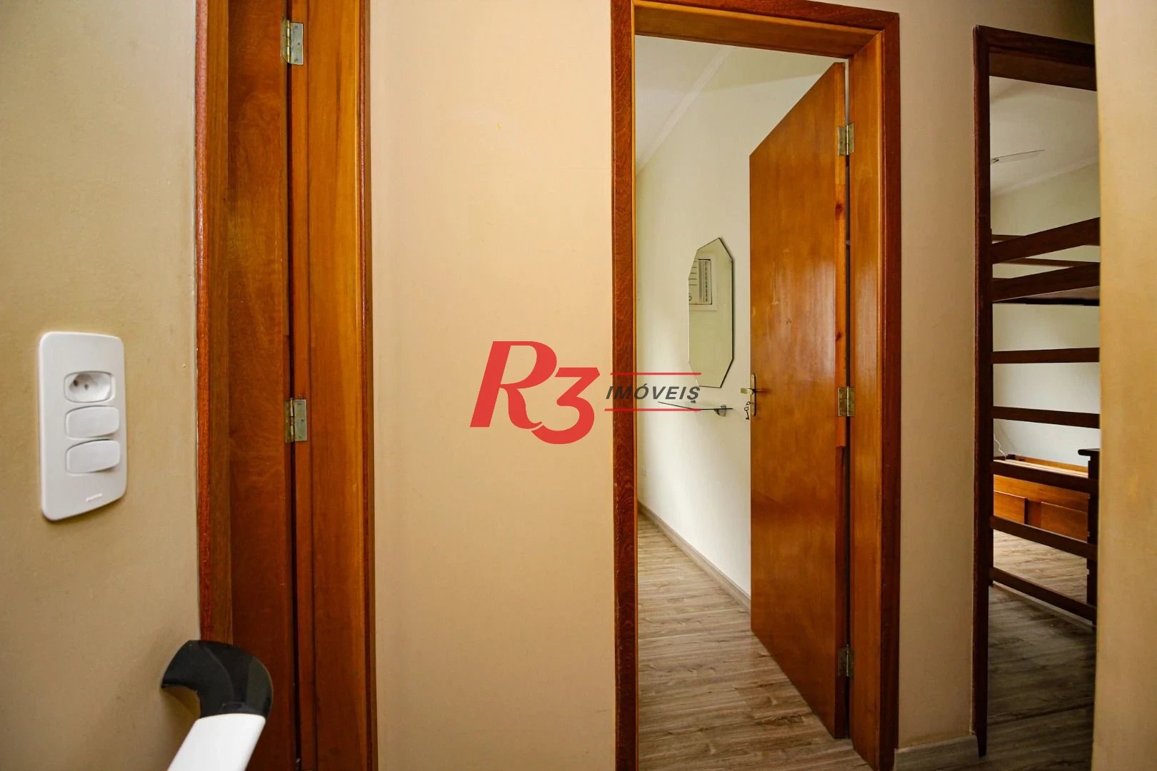 Sobrado com 3 dormitórios à venda, 136 m² por R$ 890.000,00 - Vila Valença - São Vicente/SP
