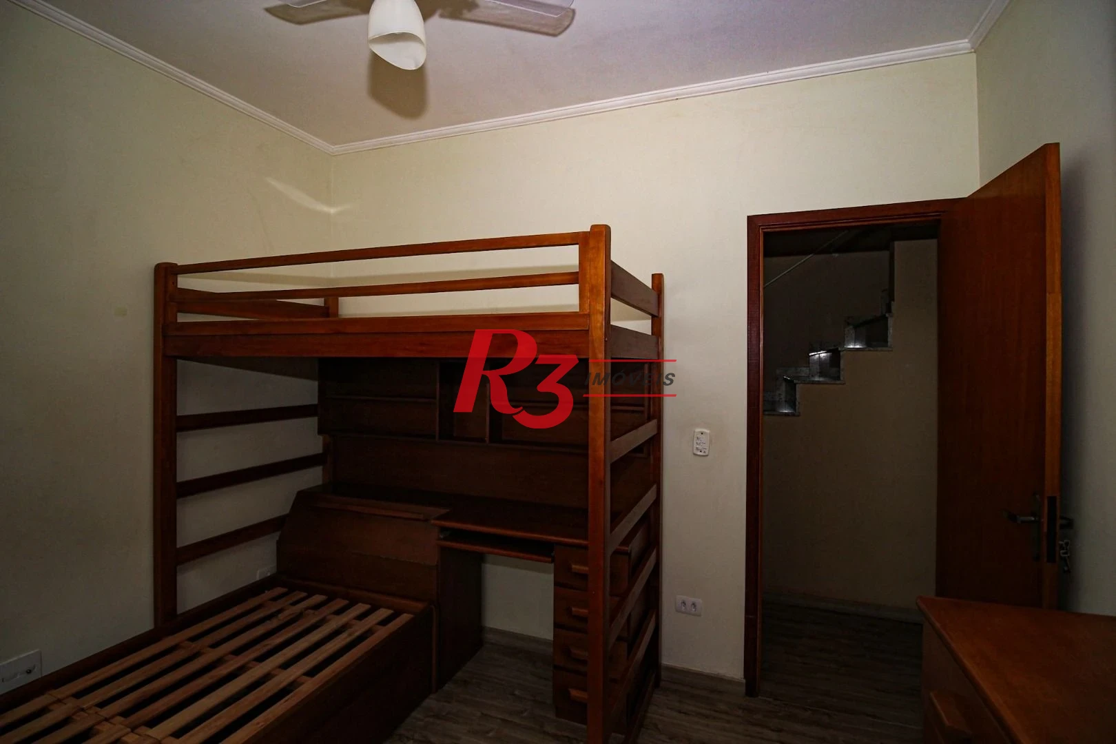 Sobrado com 3 dormitórios à venda, 136 m² por R$ 890.000,00 - Vila Valença - São Vicente/SP