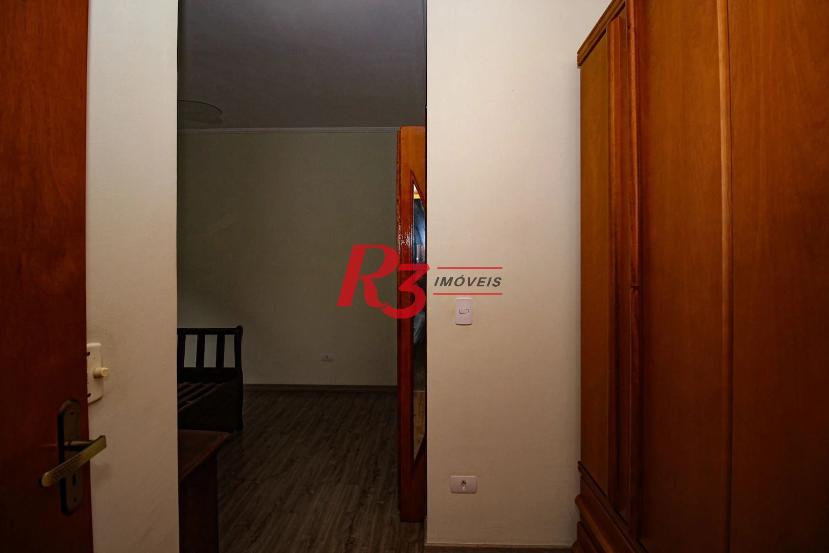 Sobrado com 3 dormitórios à venda, 136 m² por R$ 890.000,00 - Vila Valença - São Vicente/SP