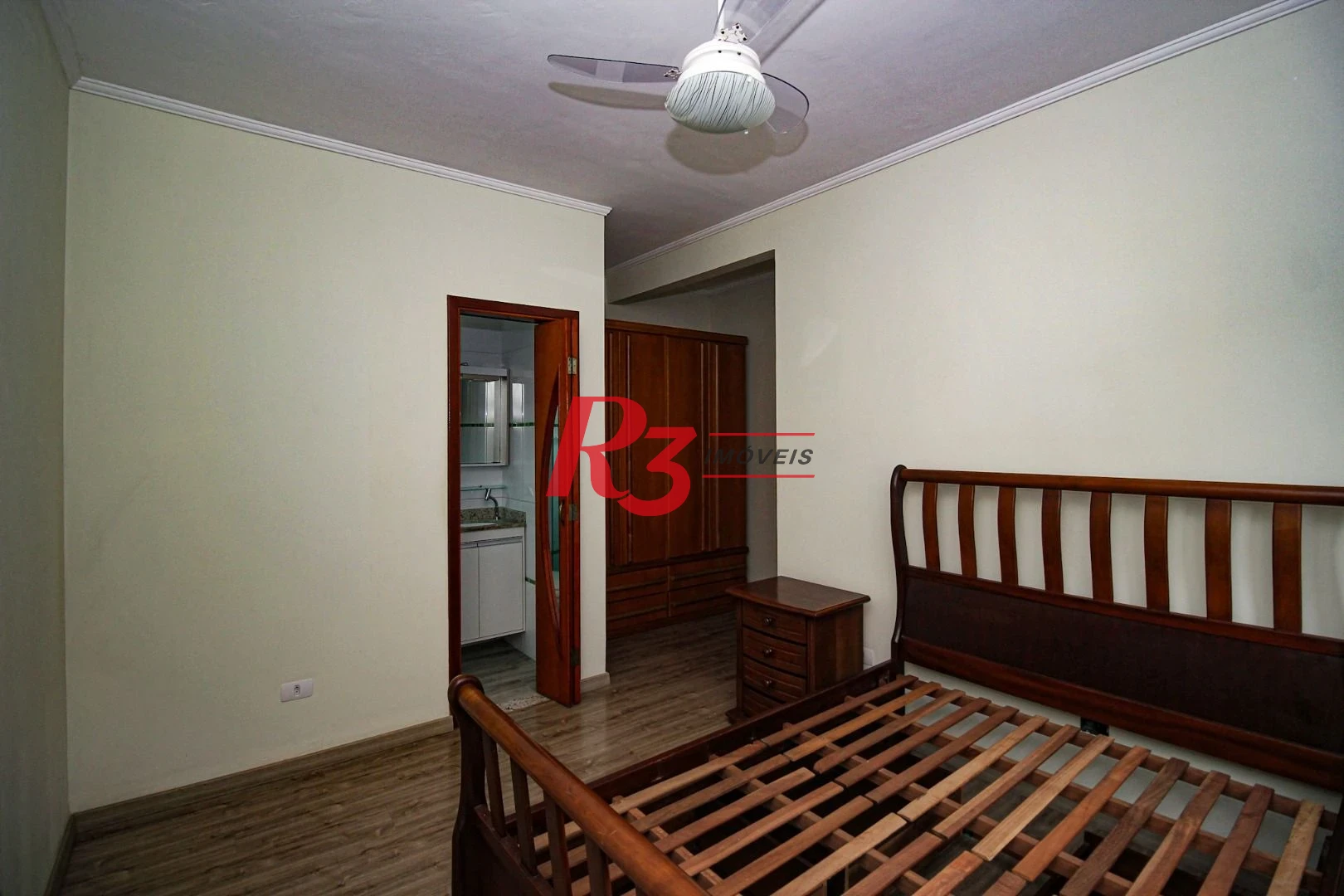Sobrado com 3 dormitórios à venda, 136 m² por R$ 890.000,00 - Vila Valença - São Vicente/SP