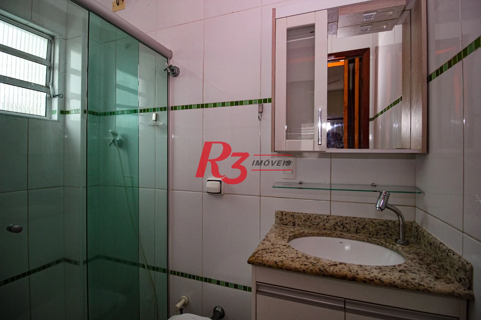 Sobrado com 3 dormitórios à venda, 136 m² por R$ 890.000,00 - Vila Valença - São Vicente/SP