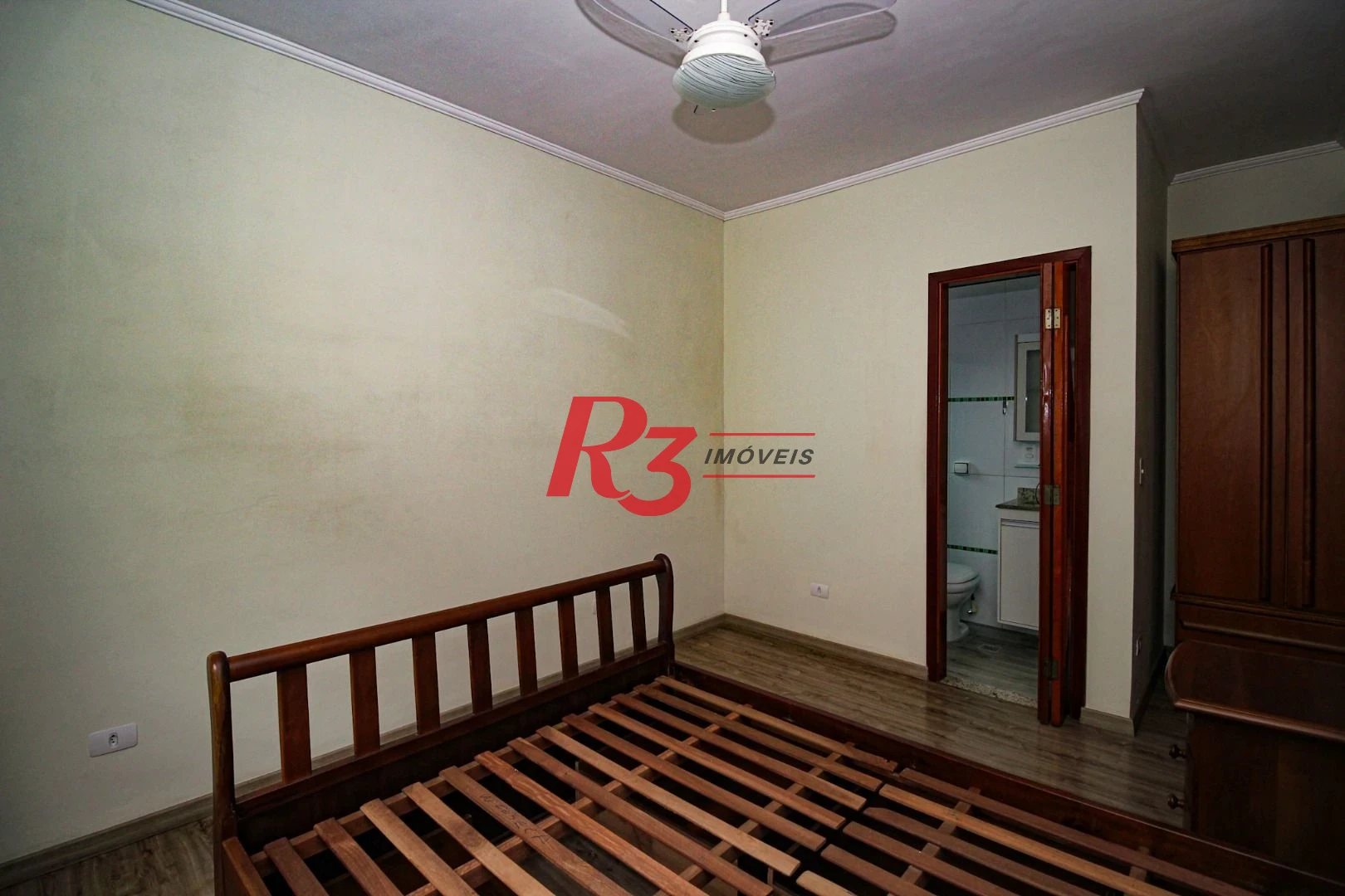 Sobrado com 3 dormitórios à venda, 136 m² por R$ 890.000,00 - Vila Valença - São Vicente/SP