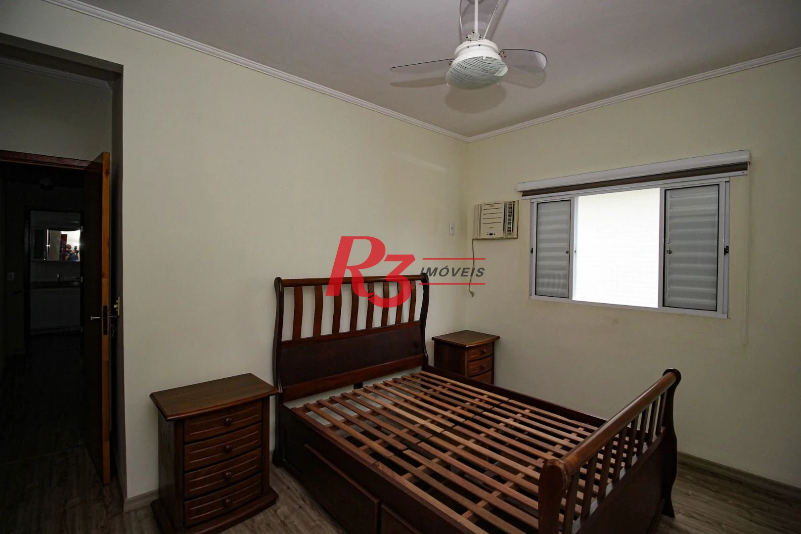 Sobrado com 3 dormitórios à venda, 136 m² por R$ 890.000,00 - Vila Valença - São Vicente/SP