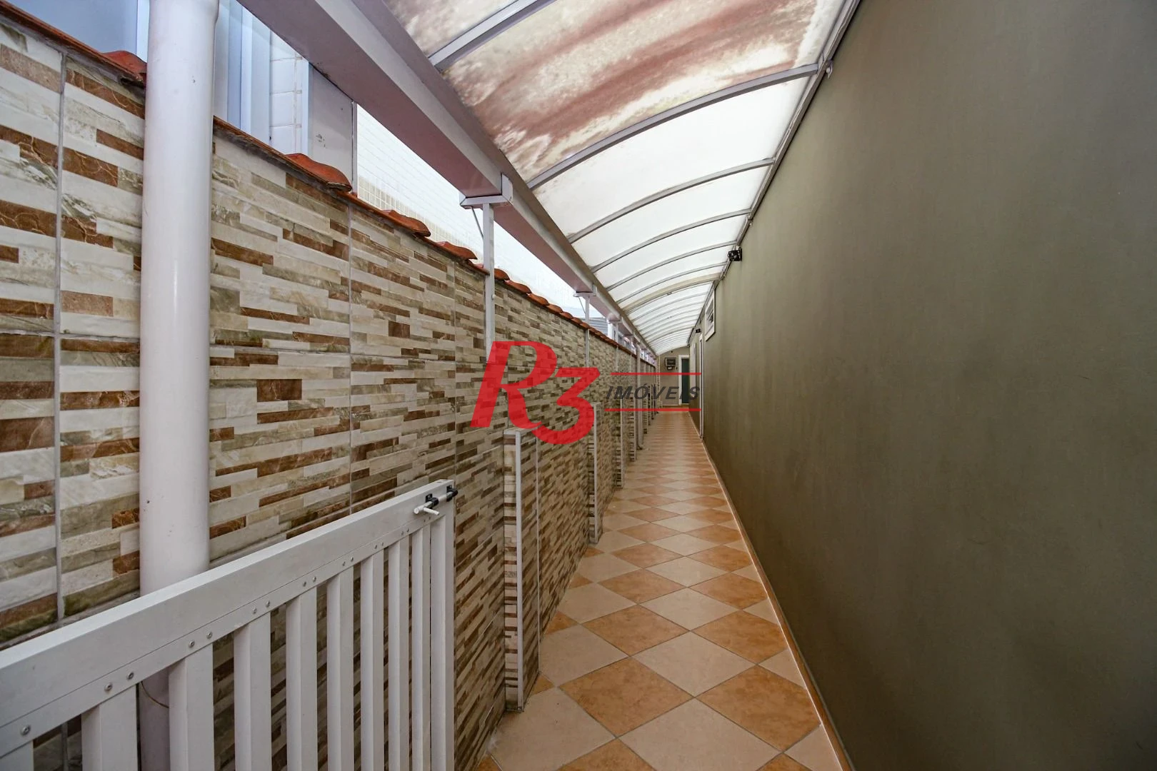 Sobrado com 3 dormitórios à venda, 136 m² por R$ 890.000,00 - Vila Valença - São Vicente/SP