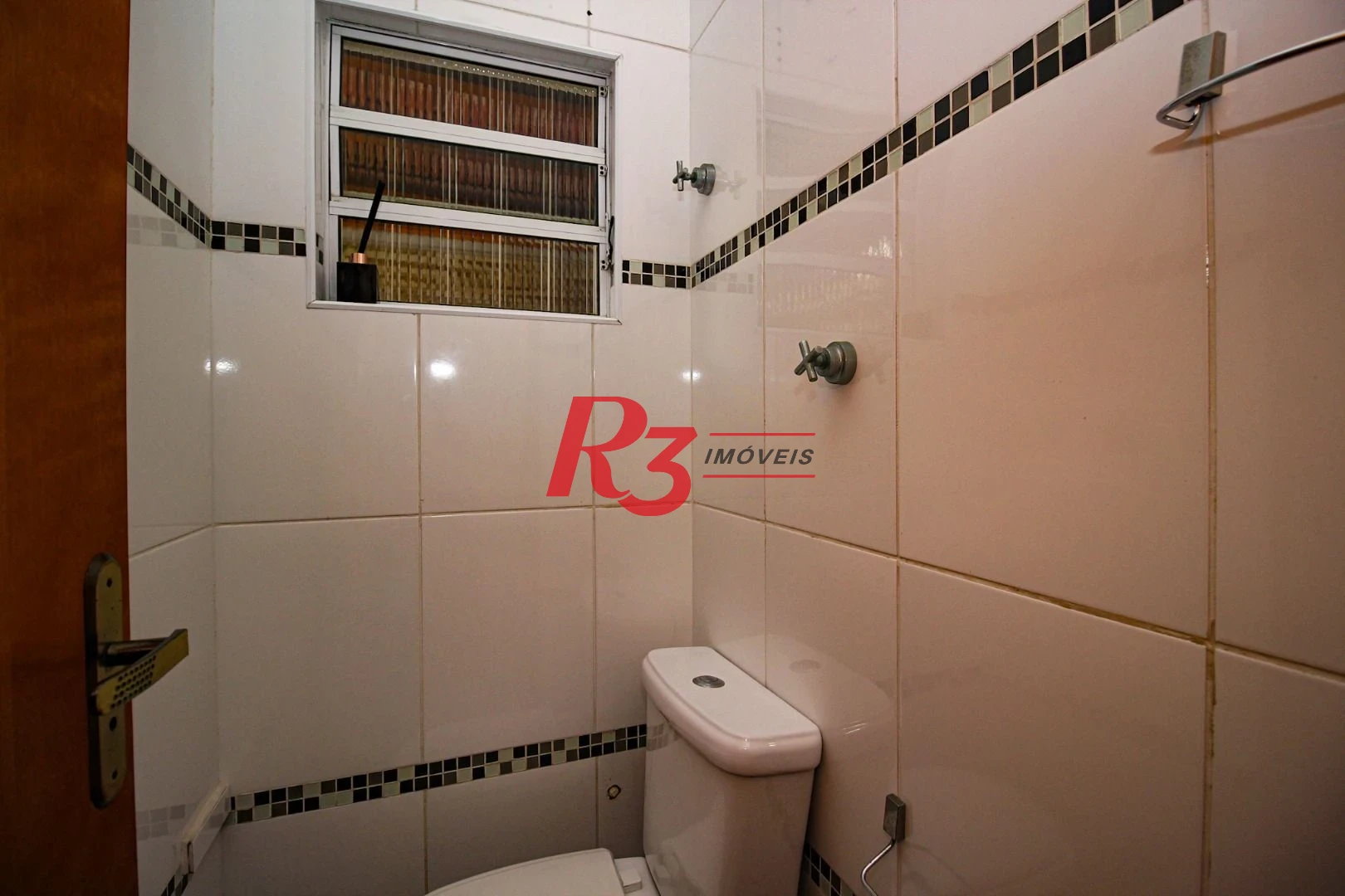 Sobrado com 3 dormitórios à venda, 136 m² por R$ 890.000,00 - Vila Valença - São Vicente/SP