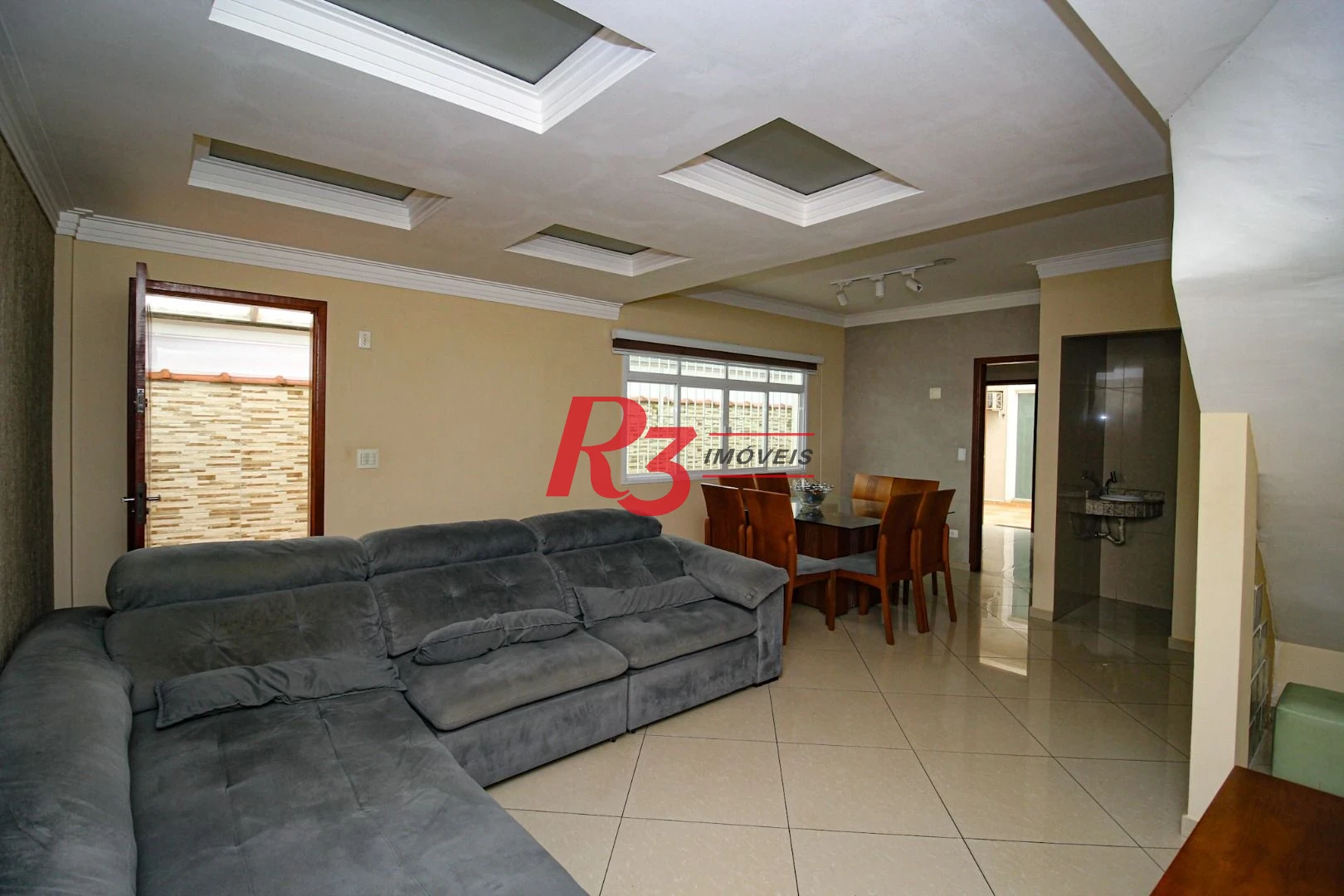 Sobrado com 3 dormitórios à venda, 136 m² por R$ 890.000,00 - Vila Valença - São Vicente/SP