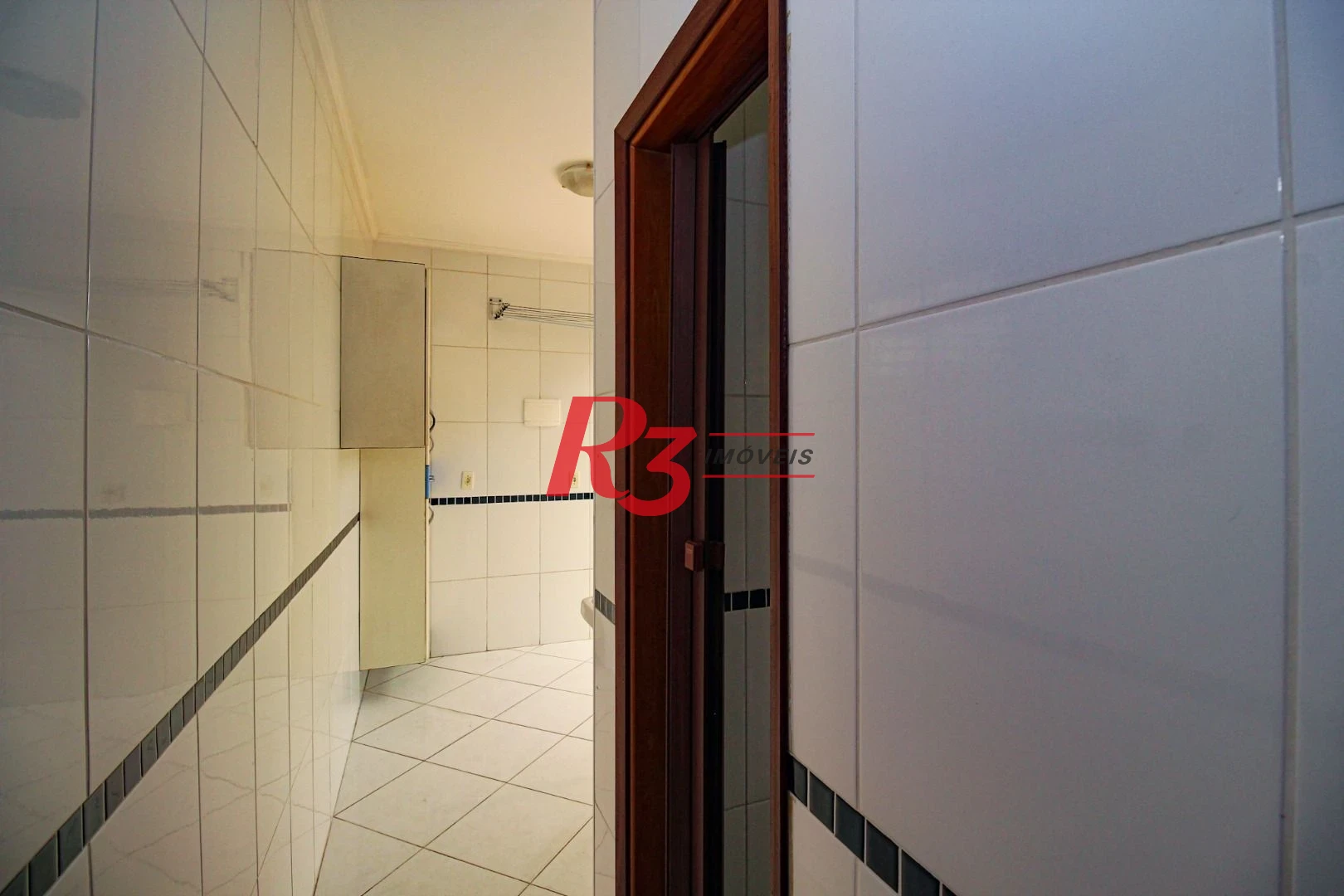 Sobrado com 3 dormitórios à venda, 136 m² por R$ 890.000,00 - Vila Valença - São Vicente/SP