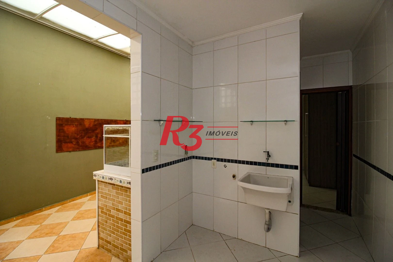 Sobrado com 3 dormitórios à venda, 136 m² por R$ 890.000,00 - Vila Valença - São Vicente/SP