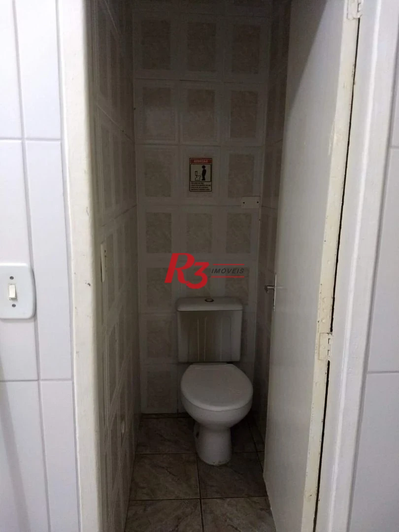 Linda casa localizada no coração de São Vicente, próxima à Estação do VLT Antônio Emmerick e ao lado do Parque Bitaru. Ideal para quem aprecia pratici