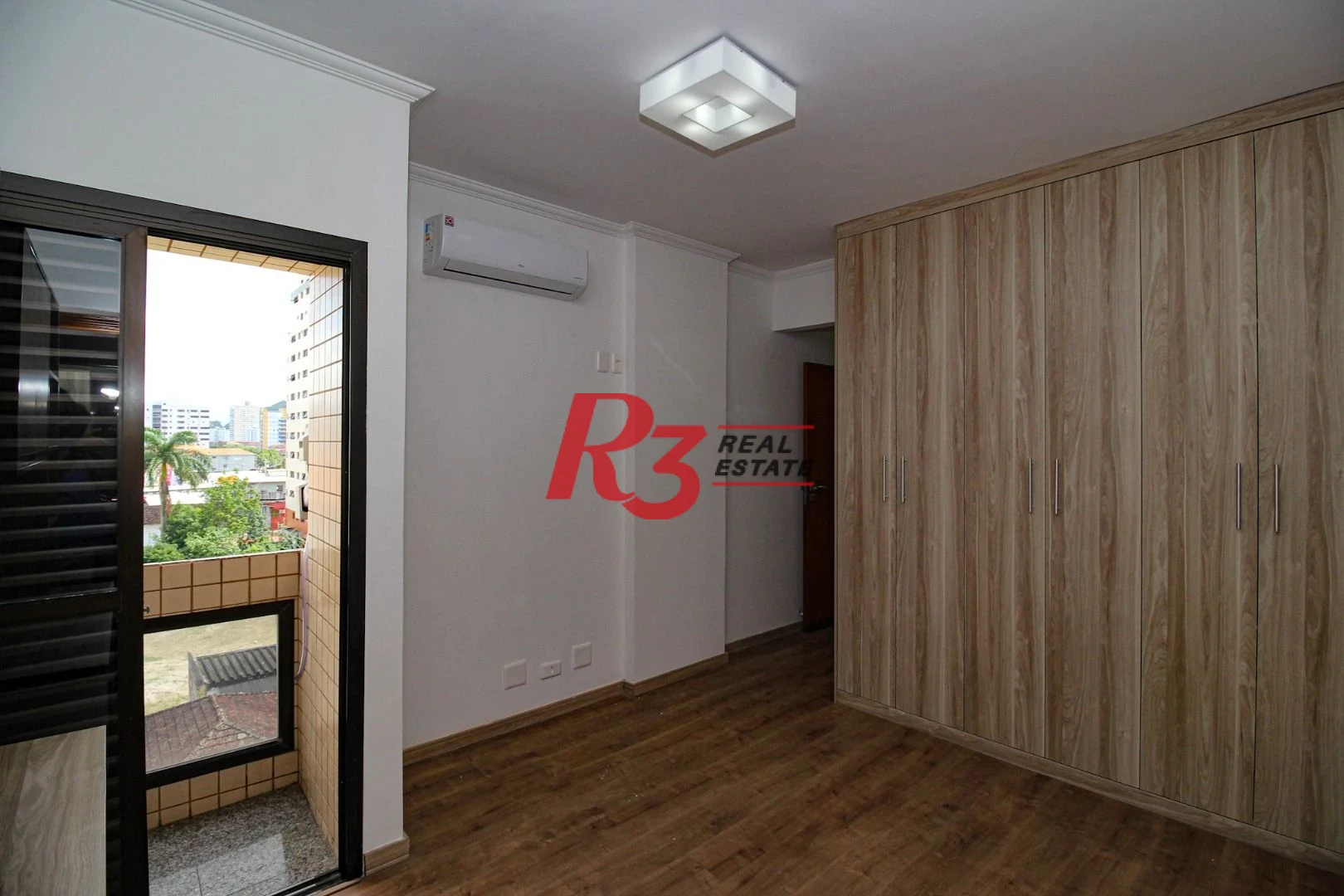 Apartamento com 3 dormitórios à venda, 136 m² por R$ 1.060.000,00 - Pompéia - Santos/SP