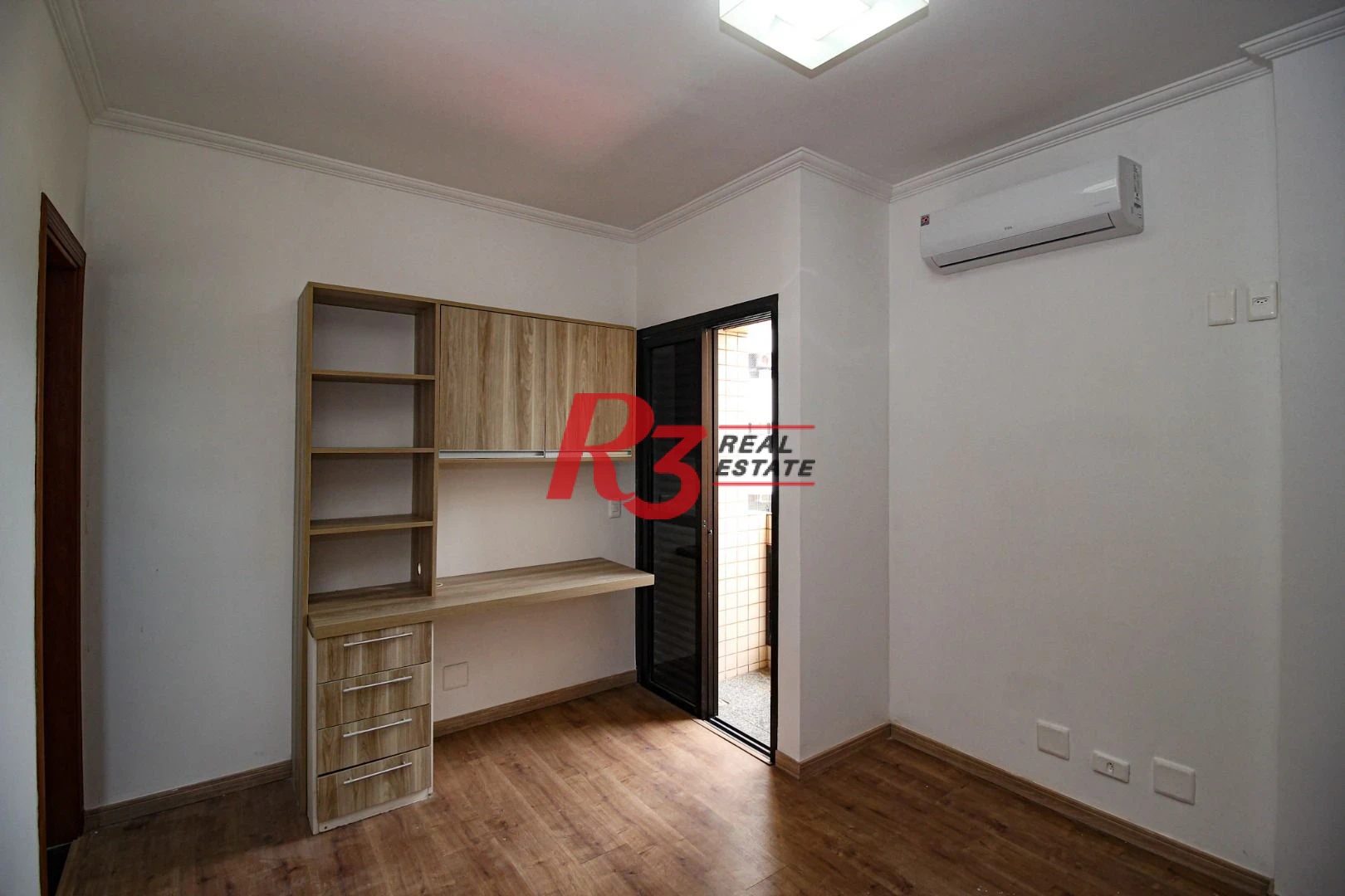 Apartamento com 3 dormitórios à venda, 136 m² por R$ 1.060.000,00 - Pompéia - Santos/SP