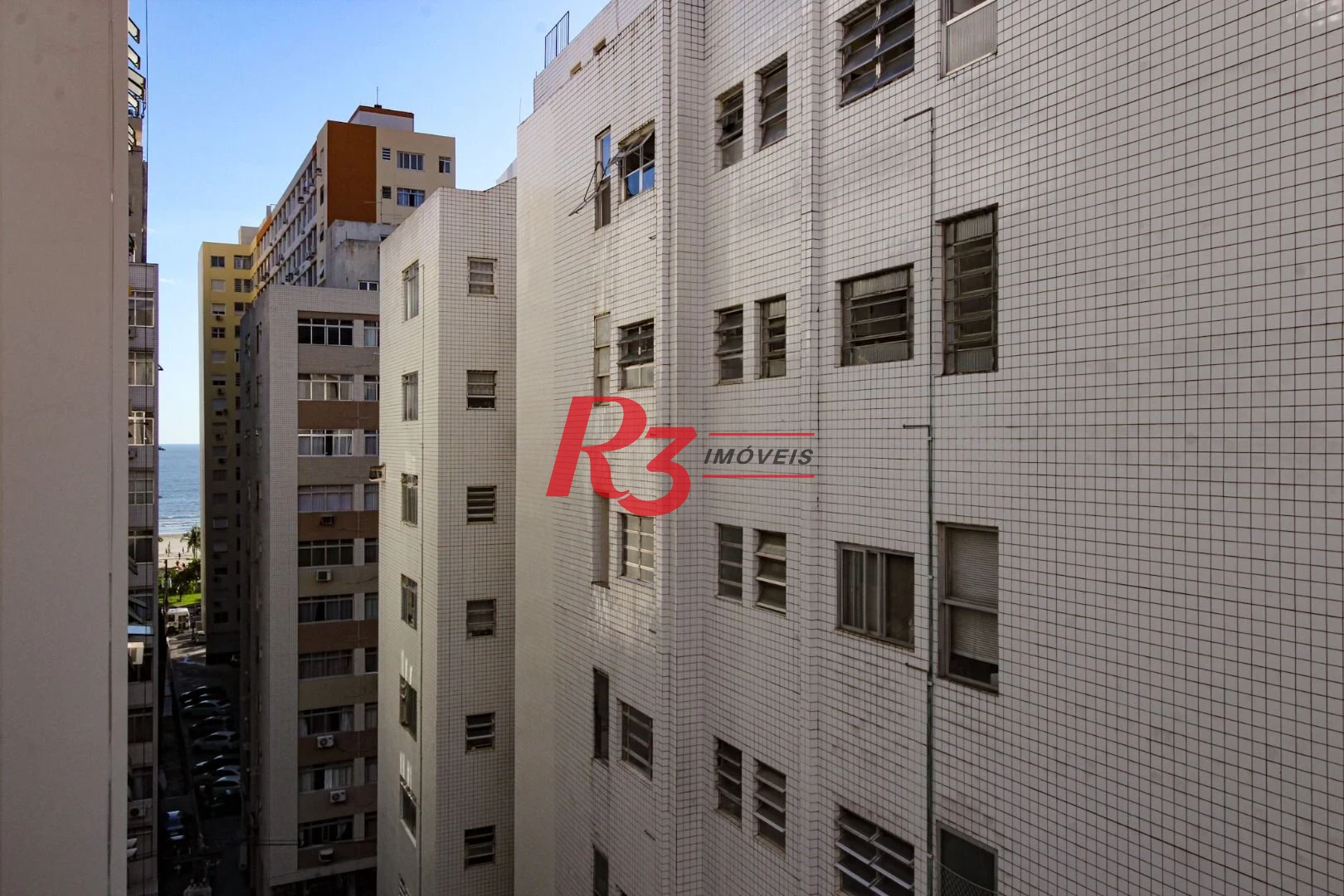 Apartamento com 1 dormitório c varanda 150 metros da praia Boqueirão - Santos